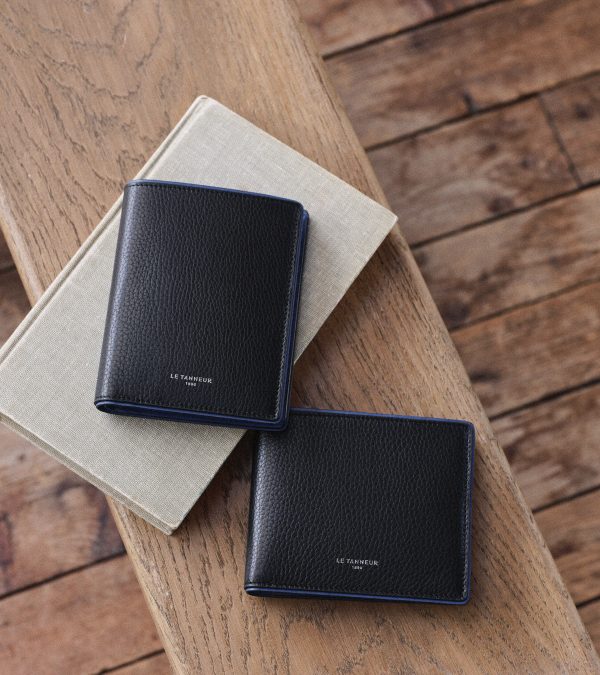 Augustin horizontal flap pocket wallet in grained leather - Image 3