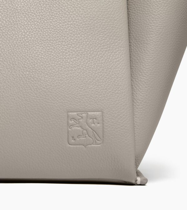 Elena large tote bag in grained leather - Image 2