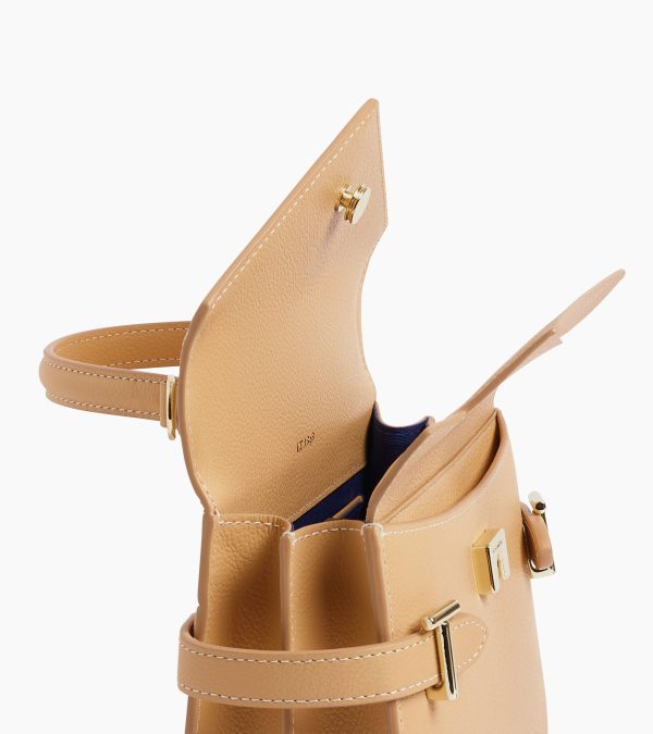 Emilie small handbag with double flap in grained leather - Image 5