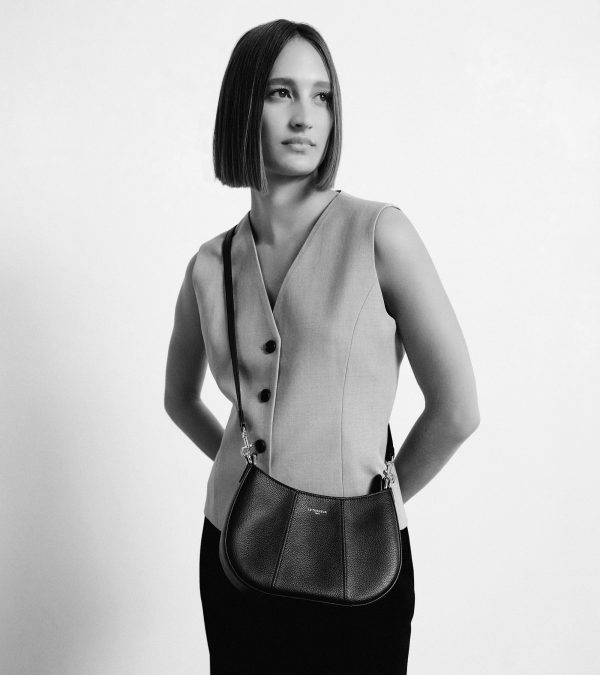 Juliette small half-moon bag in grained leather - Image 4