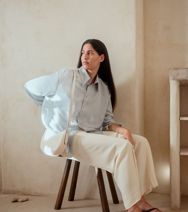 Small shoulder bag Madeleine in grained calfskin leather - Image 4