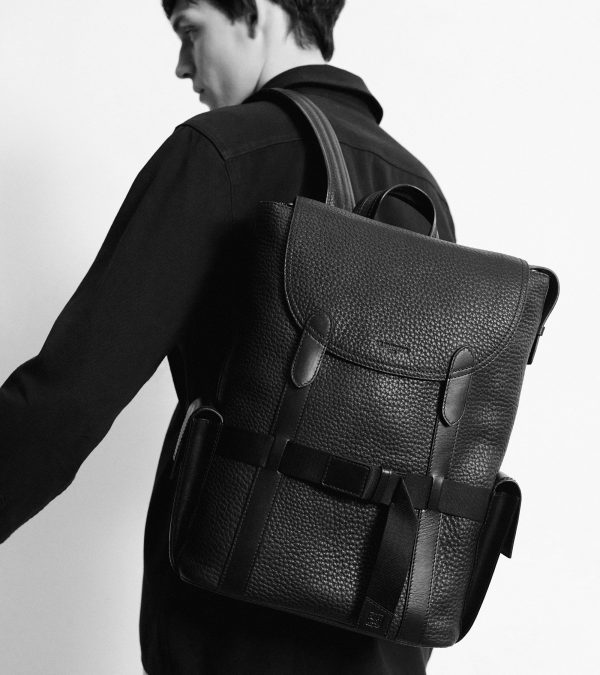 Noah backpack with flap in buffalo grain leather and smooth leather - Image 4