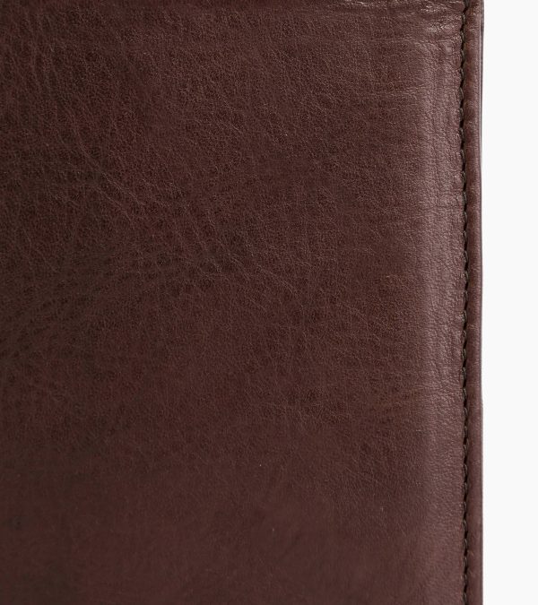 Large zipped vertical wallet with 3 sections Gary in oiled leather. - Image 3